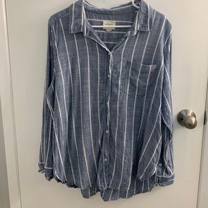 American Eagle Outfitters cotton button down